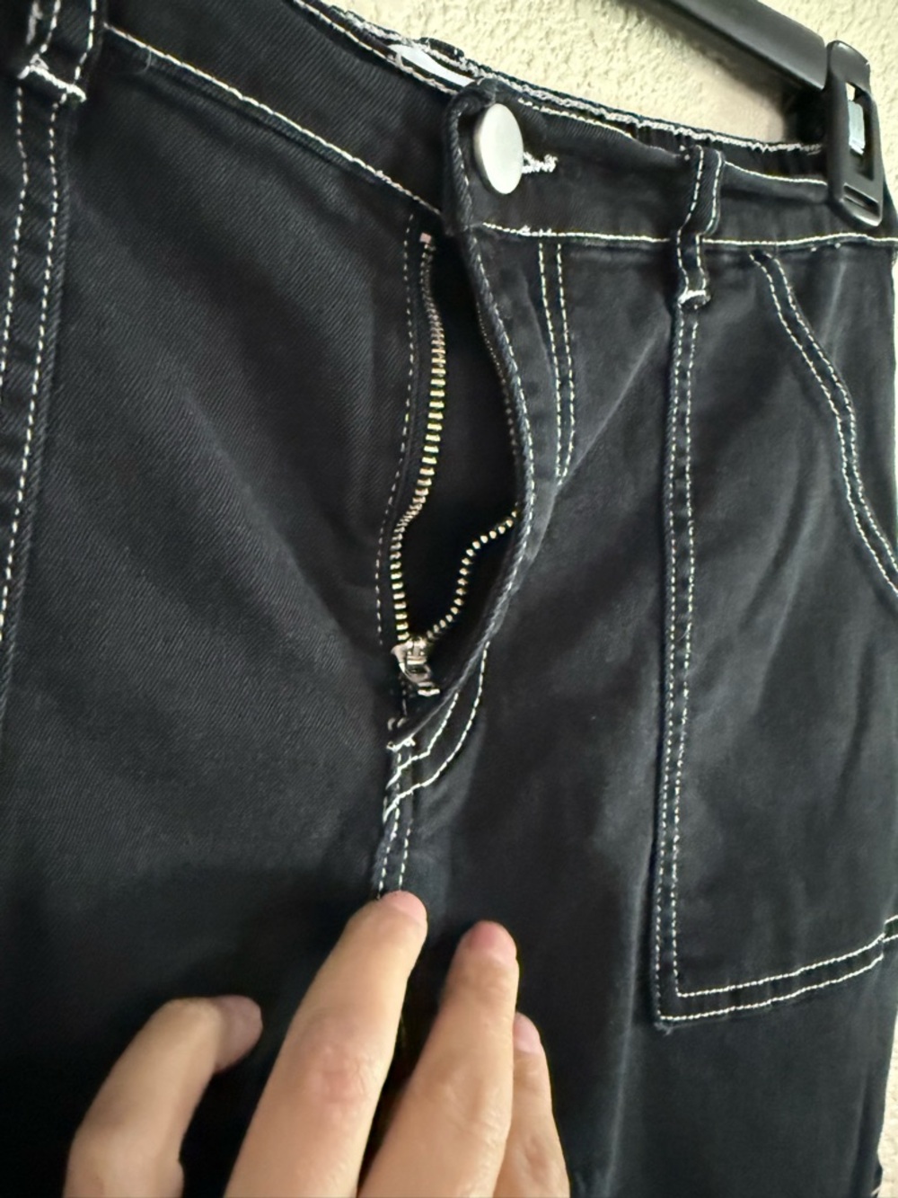 Forever 21 Black Cargo Pants with White Contrast Stitching Size L - Picture 13 of 13